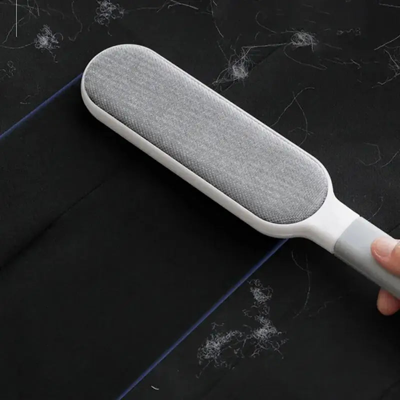 Double-Sided Manual Electrostatic Lint Brush for Effective Pet Hair Removal from Clothing, Furniture, and Carpets