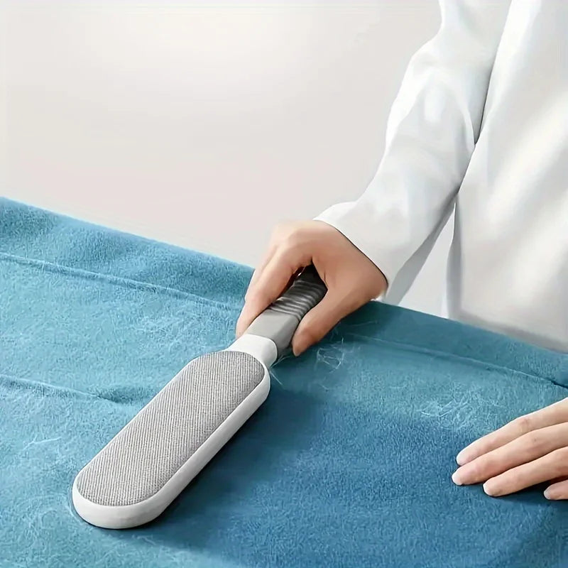 Double-Sided Manual Electrostatic Lint Brush for Effective Pet Hair Removal from Clothing, Furniture, and Carpets
